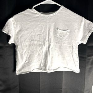 Kids 7/8 cute low cropish shirt